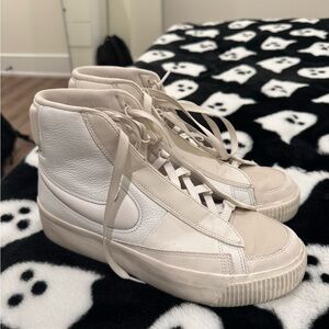 Women’s Nike Neutral High Tops Size 9.5
